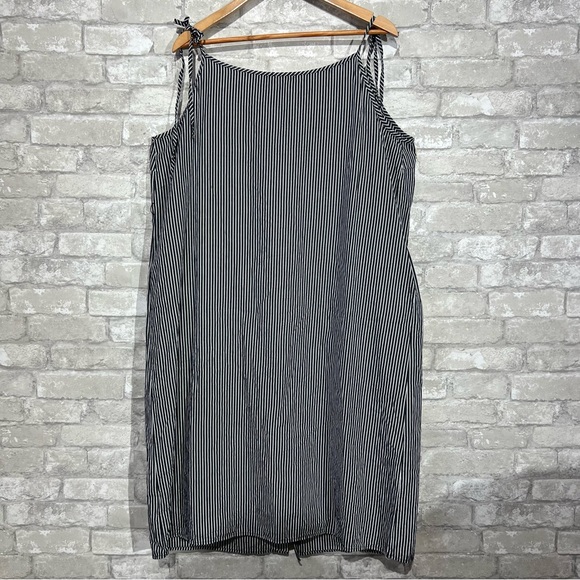 Acevog Women's XL Boxy Fit Shift Dress Shin Length Black White Stripe Goth Core - Picture 2 of 7